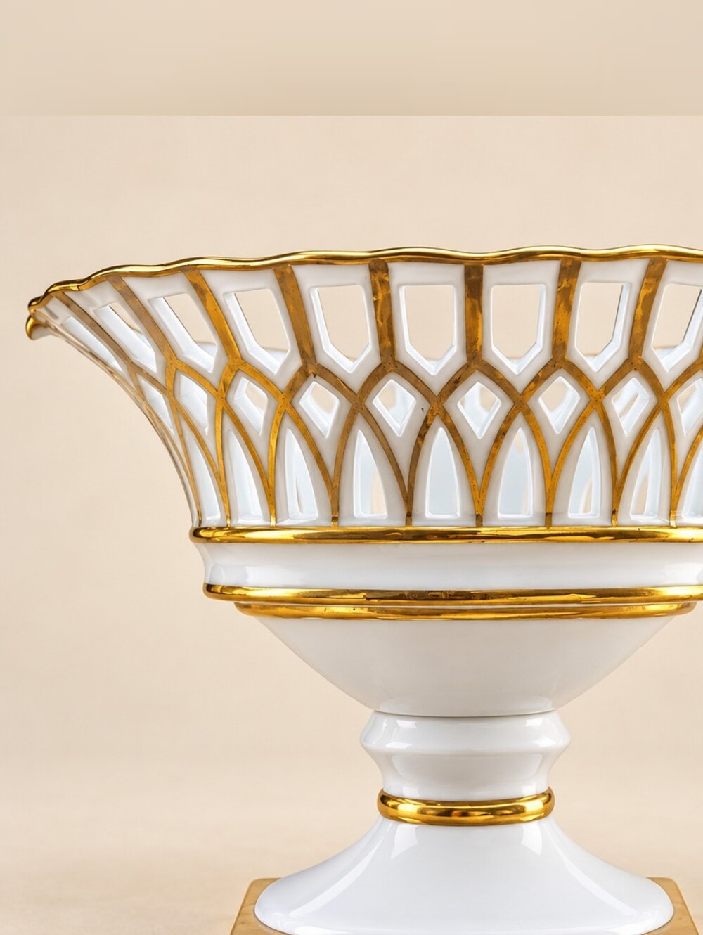 Vintage Andrea by Sadek Reticulated Porcelain Compote Bowl Gold Trim Japan 6737